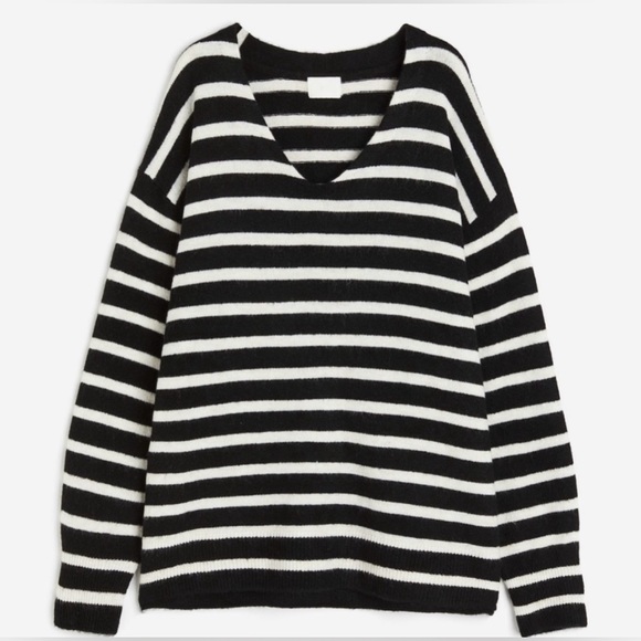 H&M Oversized Black and White Striped V-Neck Sweater XL - Picture 3 of 8